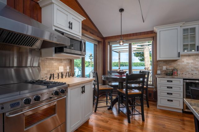 1351 Hungerford Point, Saint Croix Falls, WI 54024