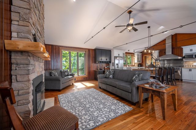 1351 Hungerford Point, Saint Croix Falls, WI 54024