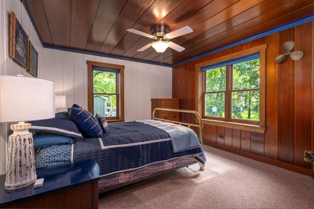 1351 Hungerford Point, Saint Croix Falls, WI 54024