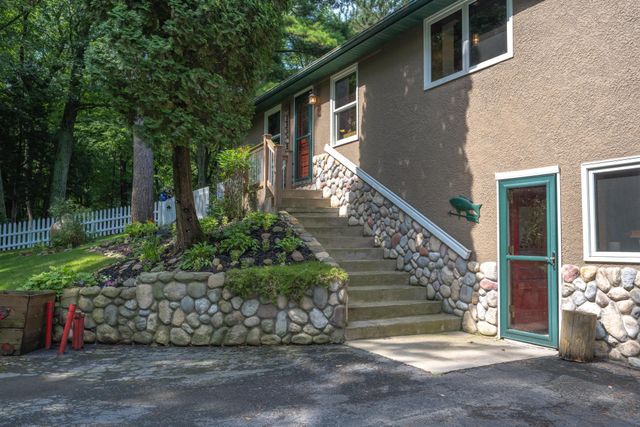 1351 Hungerford Point, Saint Croix Falls, WI 54024