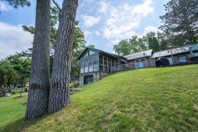 1351 Hungerford Point, Saint Croix Falls, WI 54024