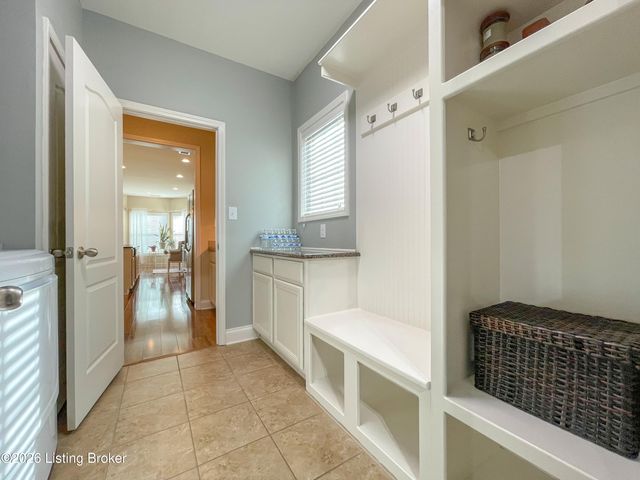 11712 English Meadow Dr, Louisville, KY 40229
