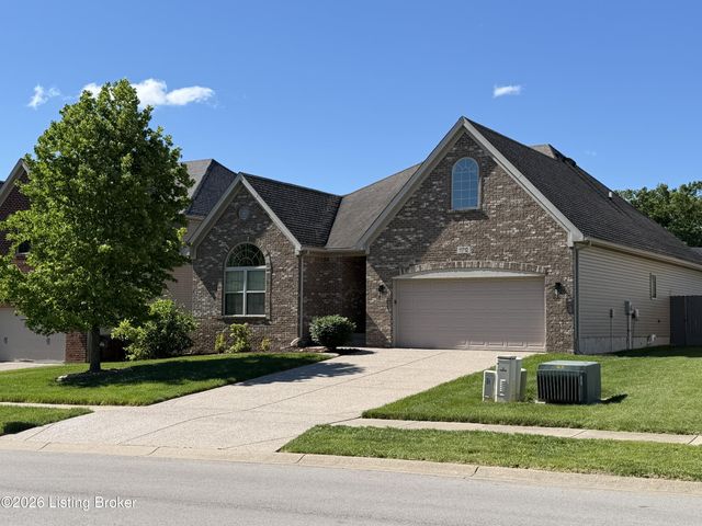 11712 English Meadow Dr, Louisville, KY 40229