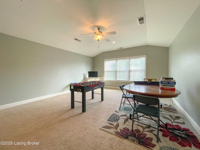 11712 English Meadow Dr, Louisville, KY 40229