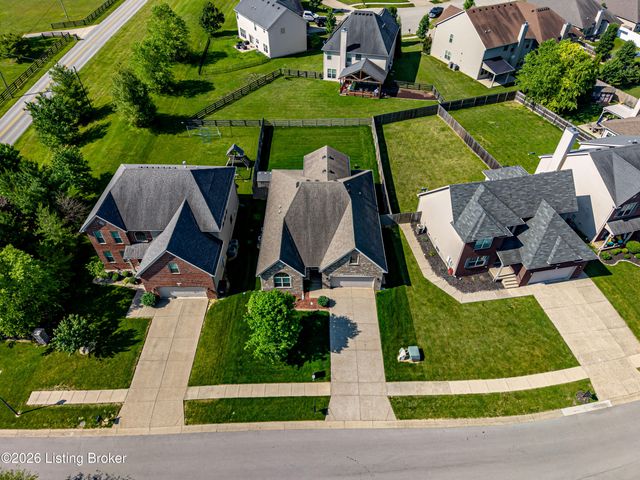 11712 English Meadow Dr, Louisville, KY 40229