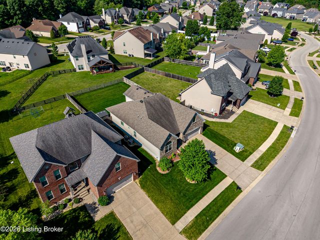 11712 English Meadow Dr, Louisville, KY 40229