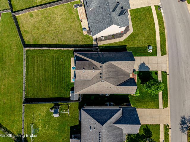 11712 English Meadow Dr, Louisville, KY 40229