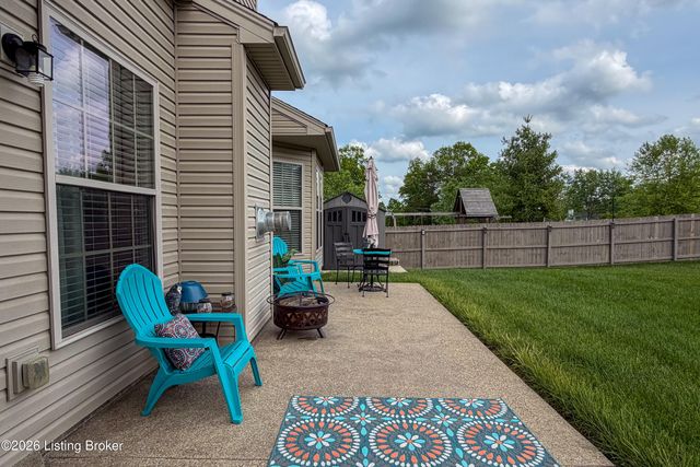 11712 English Meadow Dr, Louisville, KY 40229