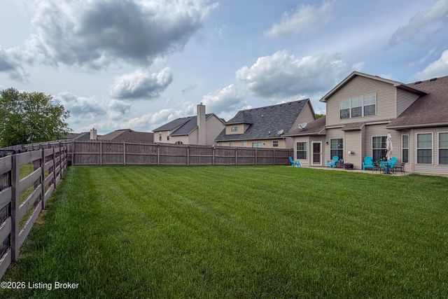 11712 English Meadow Dr, Louisville, KY 40229