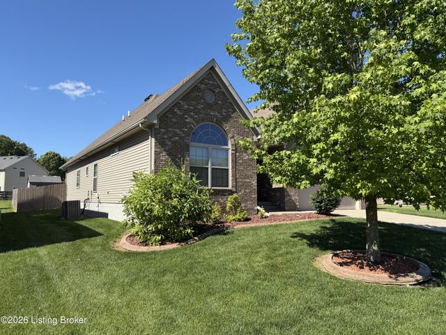 11712 English Meadow Dr, Louisville, KY 40229