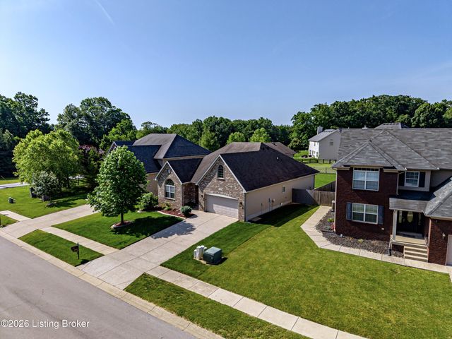 11712 English Meadow Dr, Louisville, KY 40229