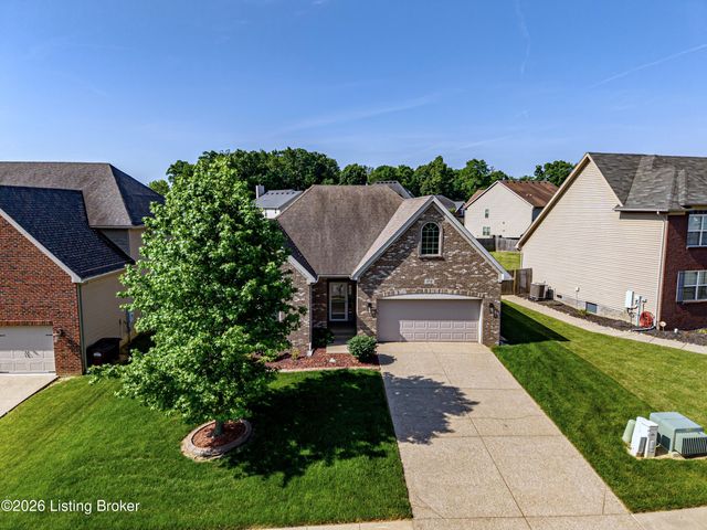 11712 English Meadow Dr, Louisville, KY 40229