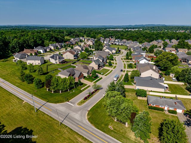 11712 English Meadow Dr, Louisville, KY 40229