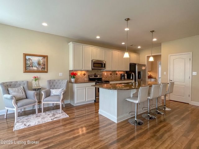 11712 English Meadow Dr, Louisville, KY 40229