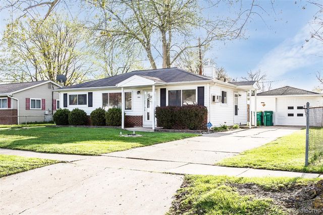 366 S Harris Road, York Charter Township, MI 48198