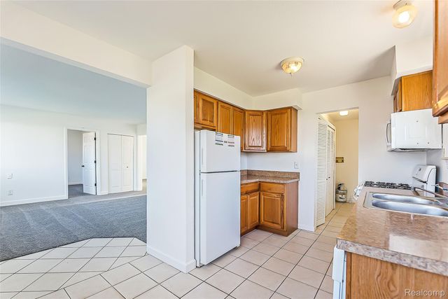 366 S Harris Road, York Charter Township, MI 48198