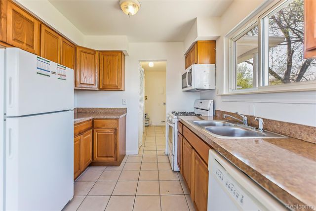 366 S Harris Road, York Charter Township, MI 48198