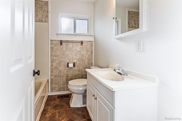 366 S Harris Road, York Charter Township, MI 48198