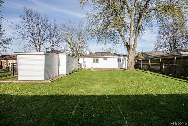 366 S Harris Road, York Charter Township, MI 48198