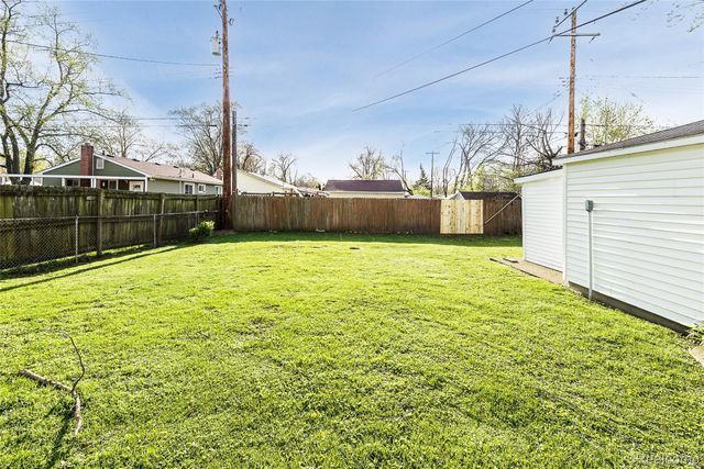 366 S Harris Road, York Charter Township, MI 48198