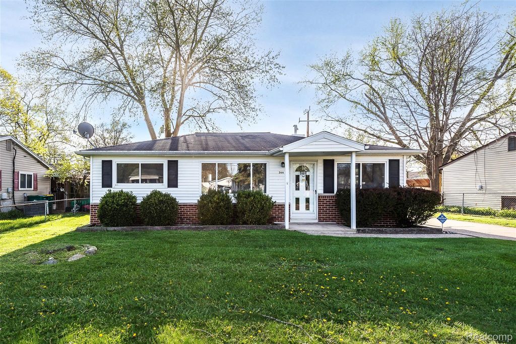 366 S Harris Road, York Charter Township, MI 48198