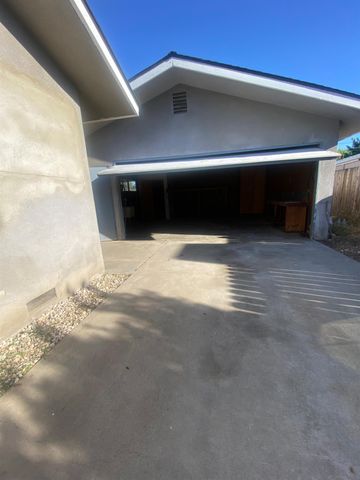 333 E Linden, Reedley, CA 93654