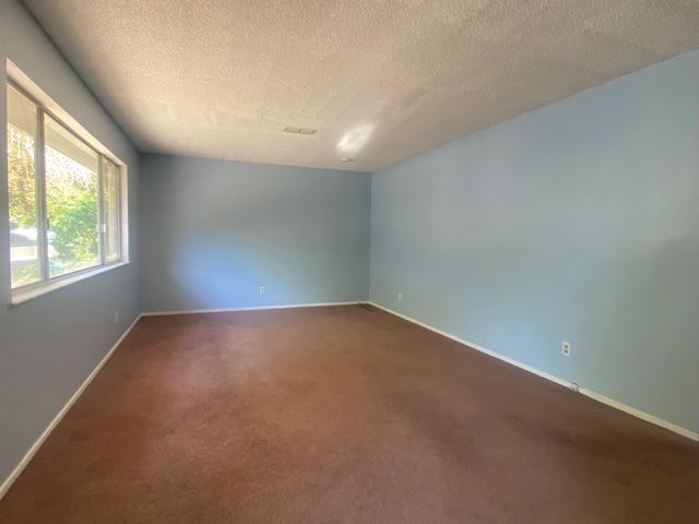 333 E Linden, Reedley, CA 93654