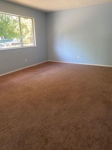333 E Linden, Reedley, CA 93654