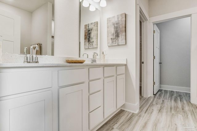 8047 Fox Hunt Dr, Milton, FL 32583