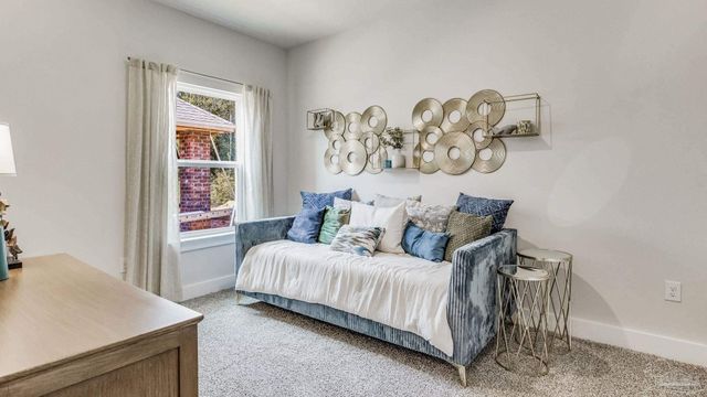 8047 Fox Hunt Dr, Milton, FL 32583