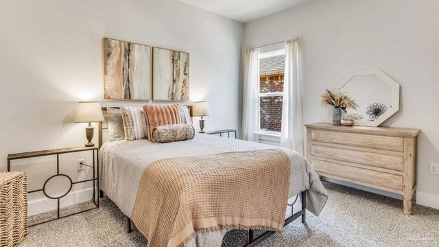 8047 Fox Hunt Dr, Milton, FL 32583