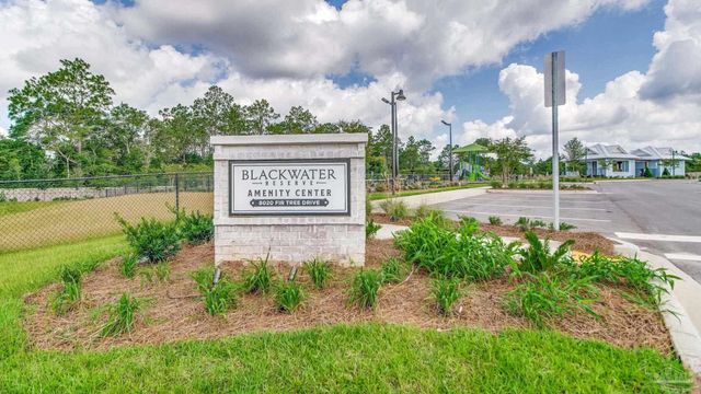8047 Fox Hunt Dr, Milton, FL 32583