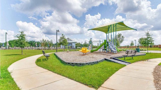 8047 Fox Hunt Dr, Milton, FL 32583