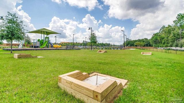 8047 Fox Hunt Dr, Milton, FL 32583