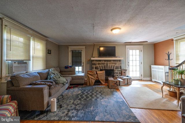 2200 COUNTY, Ardmore, PA 19003