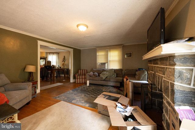 2200 COUNTY, Ardmore, PA 19003