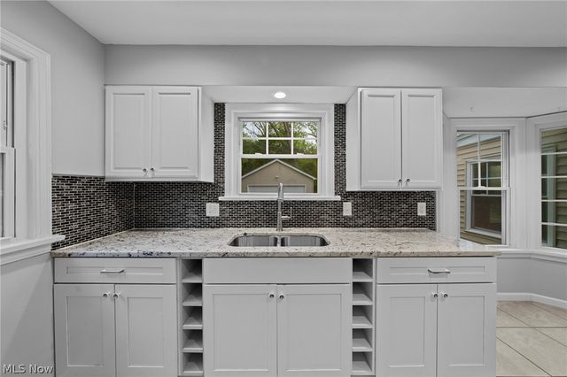 3504 E Scarborough Road, Cleveland Heights, OH 44118