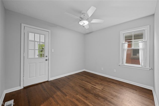 3504 E Scarborough Road, Cleveland Heights, OH 44118