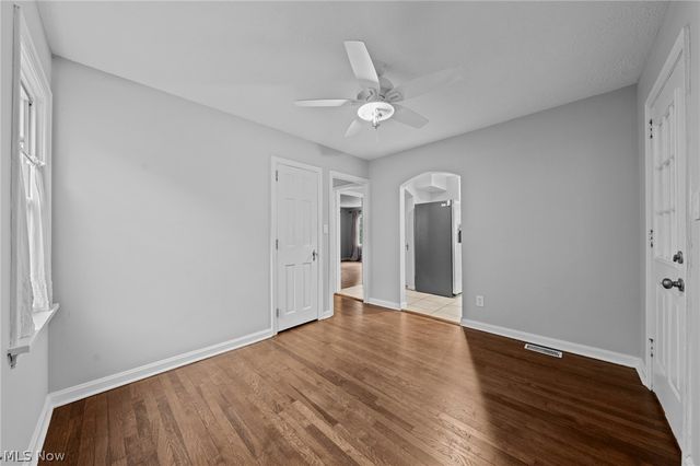 3504 E Scarborough Road, Cleveland Heights, OH 44118