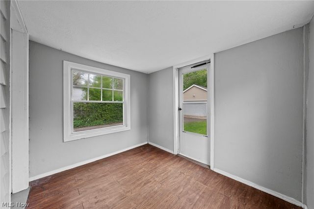 3504 E Scarborough Road, Cleveland Heights, OH 44118