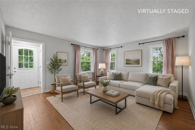3504 E Scarborough Road, Cleveland Heights, OH 44118