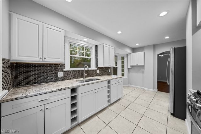 3504 E Scarborough Road, Cleveland Heights, OH 44118