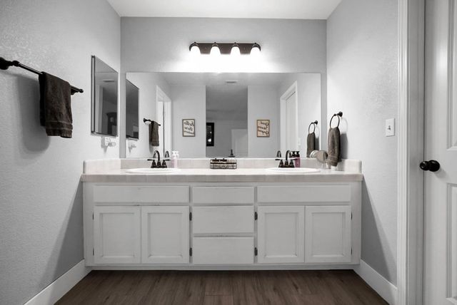 73 S Obsidian Dr, Oakdale, CA 95361