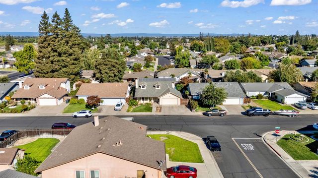 73 S Obsidian Dr, Oakdale, CA 95361
