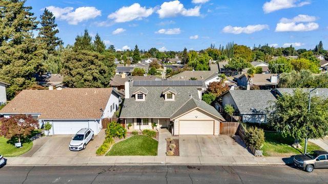 73 S Obsidian Dr, Oakdale, CA 95361