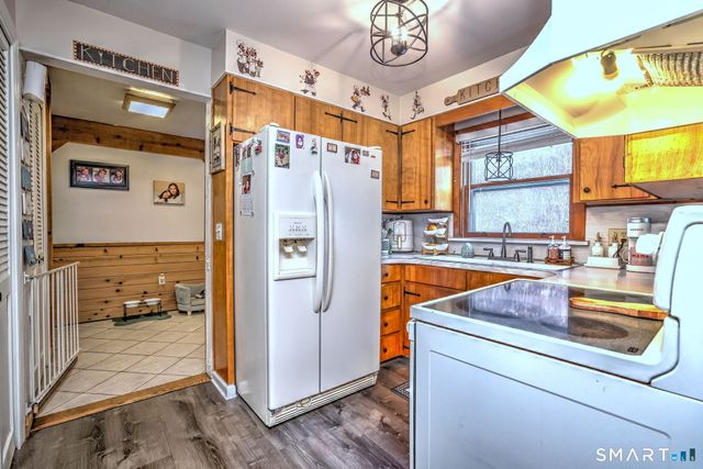 225 Meriden Road, Waterbury, CT 06705