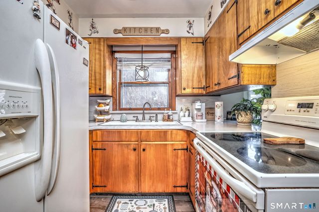 225 Meriden Road, Waterbury, CT 06705