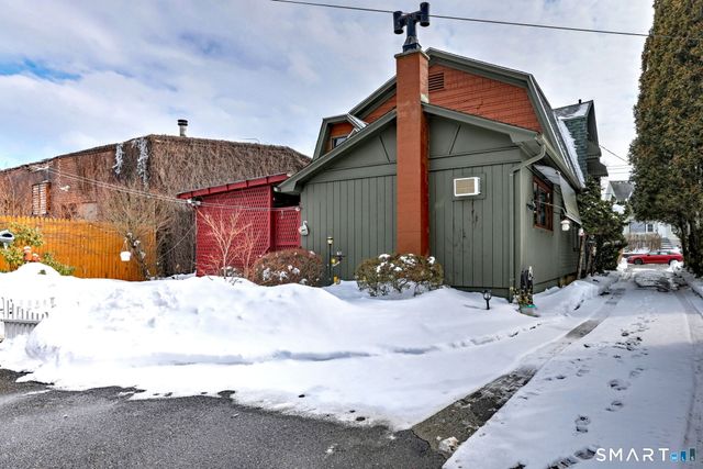 225 Meriden Road, Waterbury, CT 06705