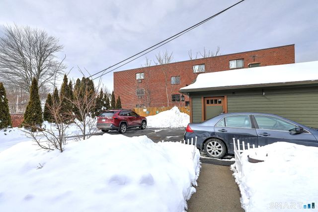 225 Meriden Road, Waterbury, CT 06705