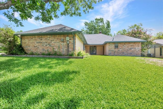 306 Swan Ridge Place, Duncanville, TX 75137